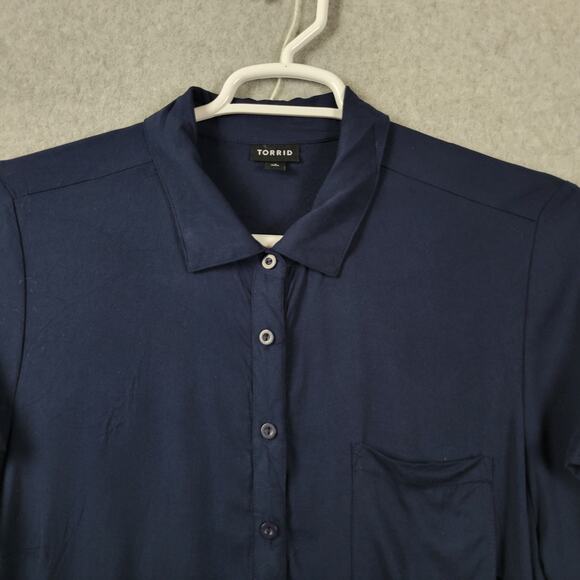 Torrid Navy Blue SS Button Up Rayon Stretch Pocket Shirt Women's Plus 1X - Picture 3 of 12